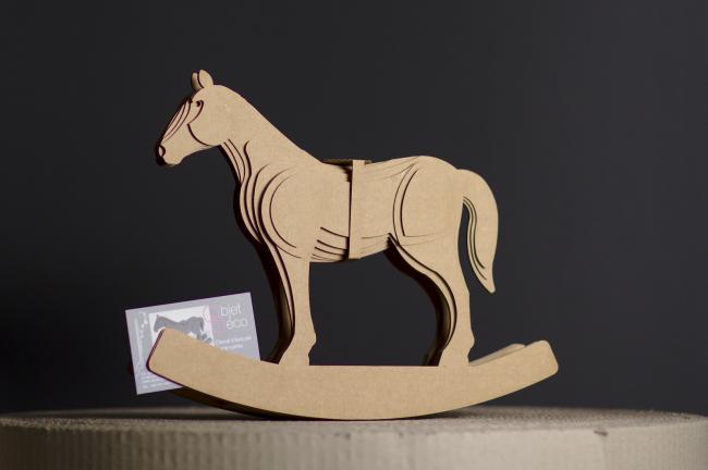 Cartonnages Pfahrer - Cheval à bascule